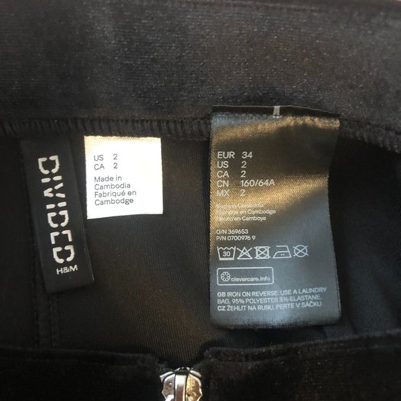 Black Velvet Zip Up Skirt - Picture 4 of 4